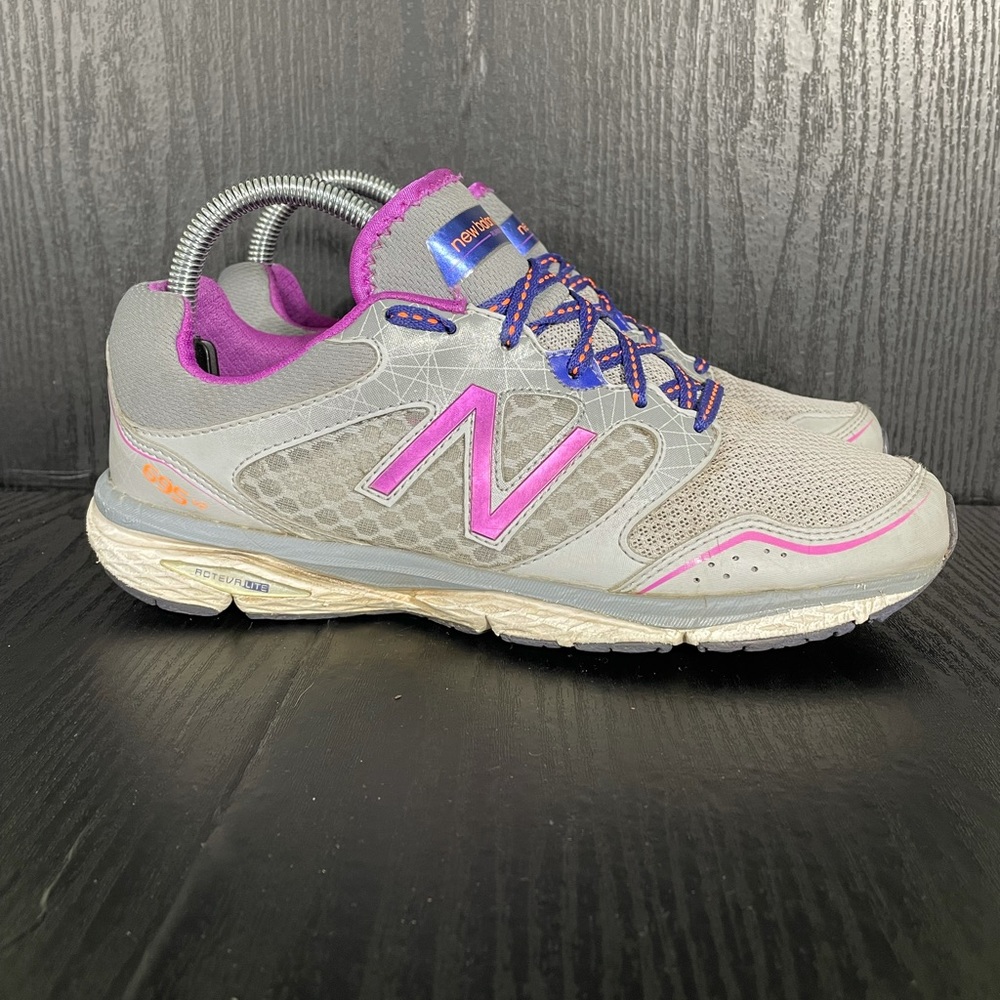 New Balance 695v2 women’s size 7.5